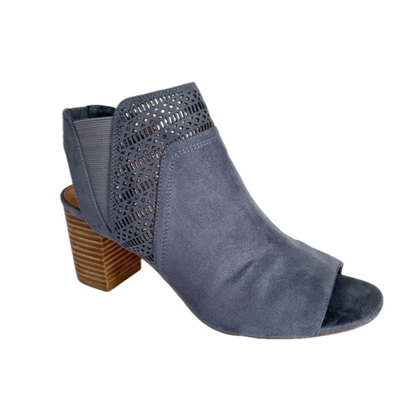 Yellow Box Shoes - 4/$20 Yellow Box Modesty Heeled Bootie Peep Toe Pull On Faux Suede Size 9.5